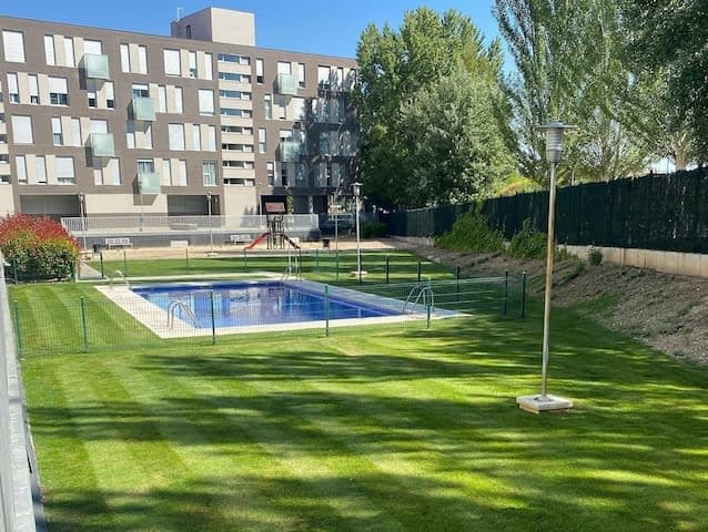 mantenimiento-de-jardines-en-valladolid-e1635509788432 (1) (1) mantenimiento de jardines en valladolid